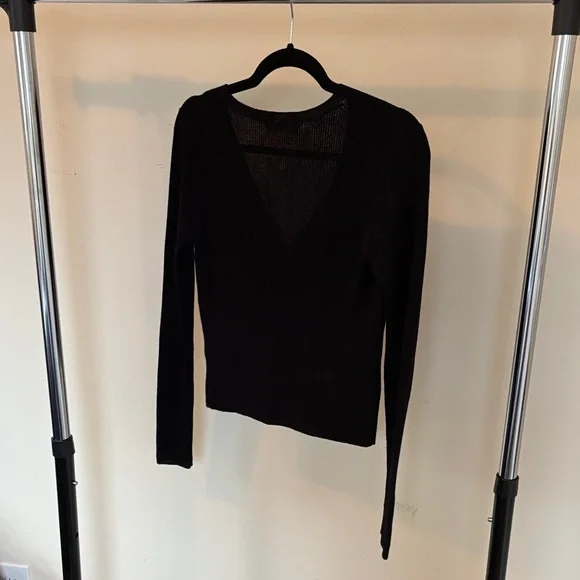 Everlane V Neck Cardigan in Ultrasoft Merino Black - Picture 3 of 4